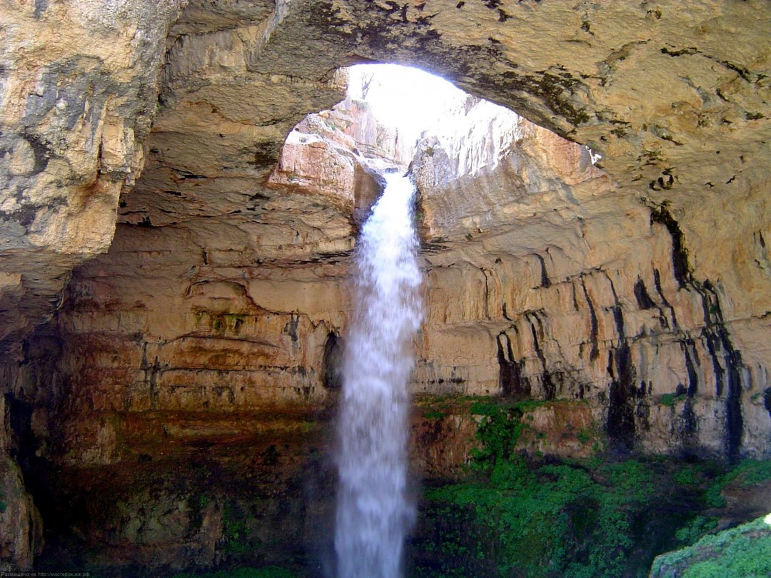 Baatara Gorge Waterfall, Jeita Grotto and Byblos Tour (Small Group)